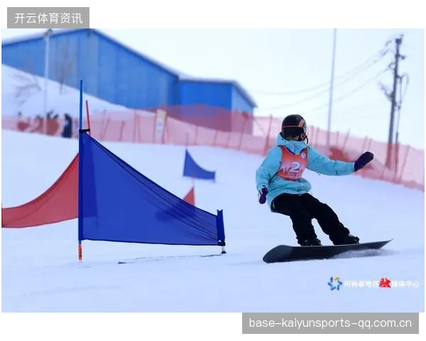 滑雪过弯压雪声爽爆，体验冬季极限快感